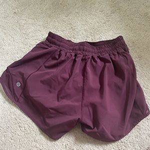Size 4 tall maroon lululemon shorts🤍🤍